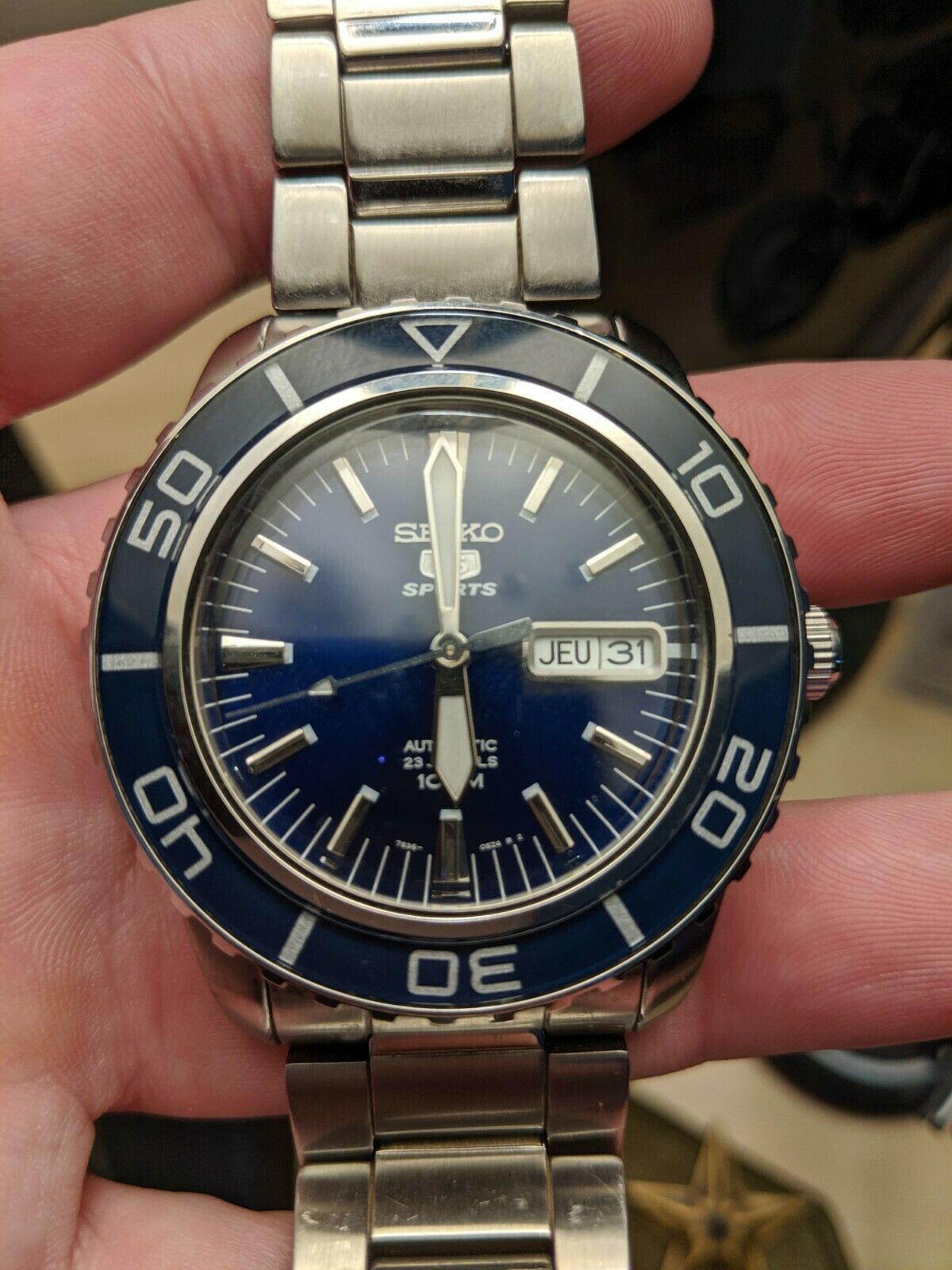seiko 5 sports snzh57j1