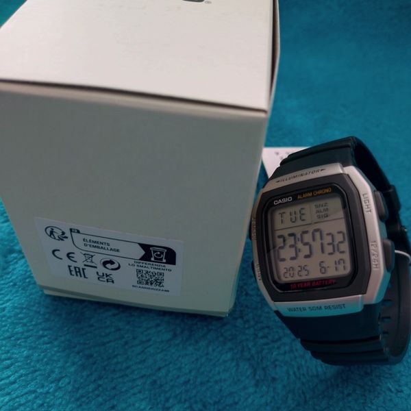 Casio Orologio Uomo W-96H-1AVES – Digitale Con Cronometro, Doppio Fuso, Sveglia E Retroilluminazione, Cinturino In Plastica Nera