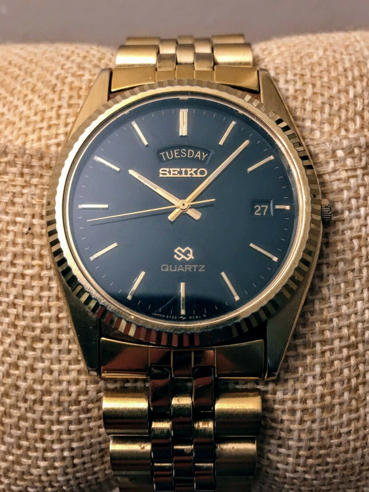 Vintage Seiko SQ Quartz Watch 5Y23-8A69 {A4} Day / Date