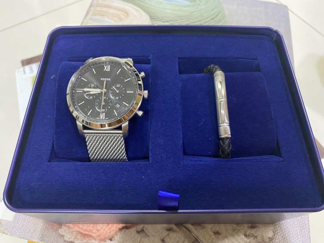 SALE 50%> Fossil Neutra Silver Mens Watch with Bracelet Gift Set