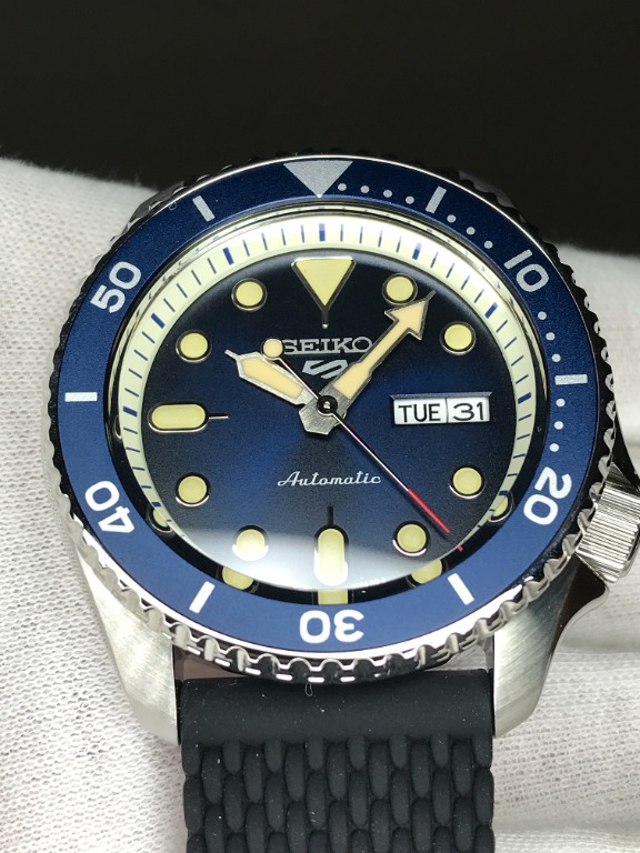 Seiko 5 SRPD71K2 Automatic Gents Sports Watch Silicon Strap Blue Dial ...