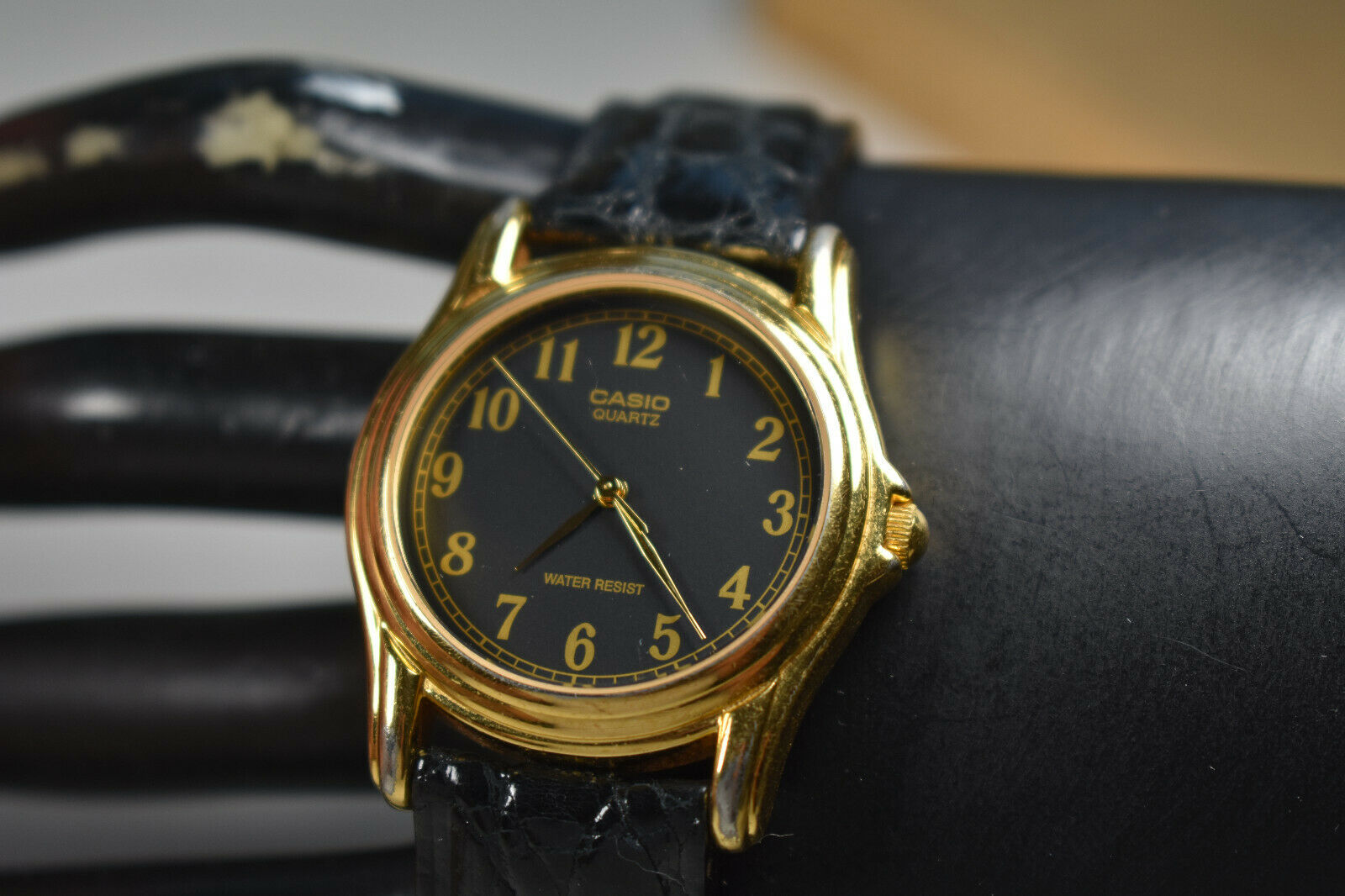Casio MTP-1096Q-1A Men's Gold Tone Black Leather Band New Battery