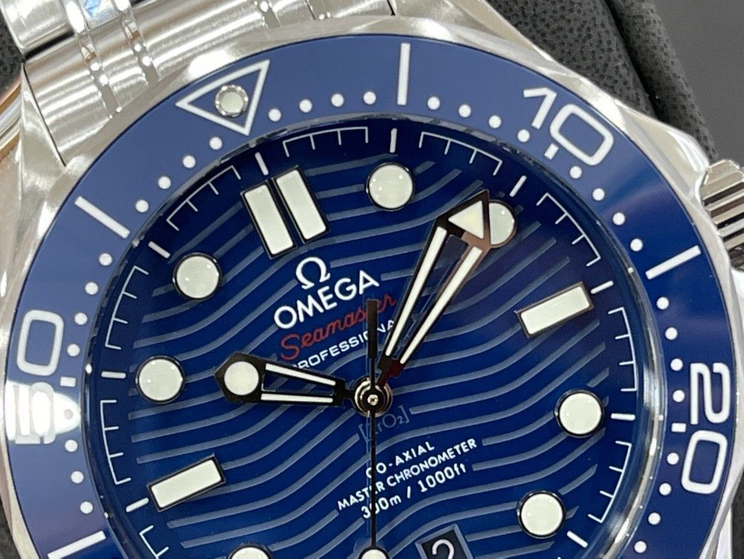 Omega Seahorse series to zhen Observatory Men s watch