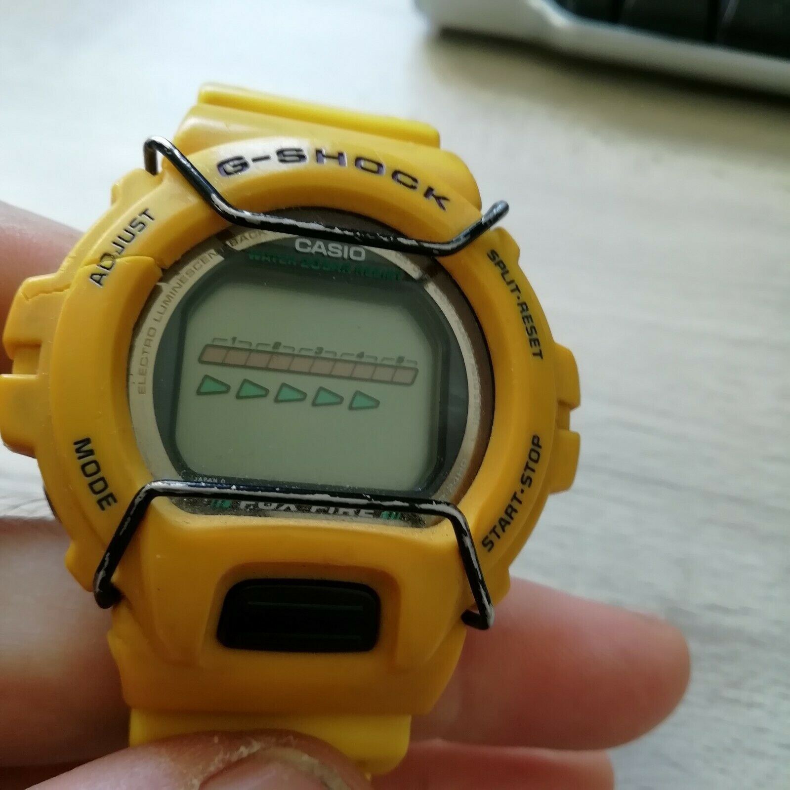 Casio G-Shock DW-6630B, GShock Kult aus den 90er Gelb