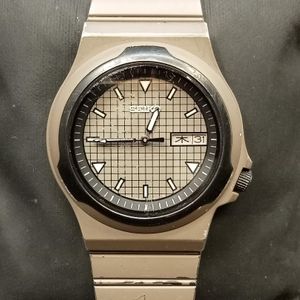 Collectible! Birthday Watch November 1985! Seiko 7433-6020 DAINI