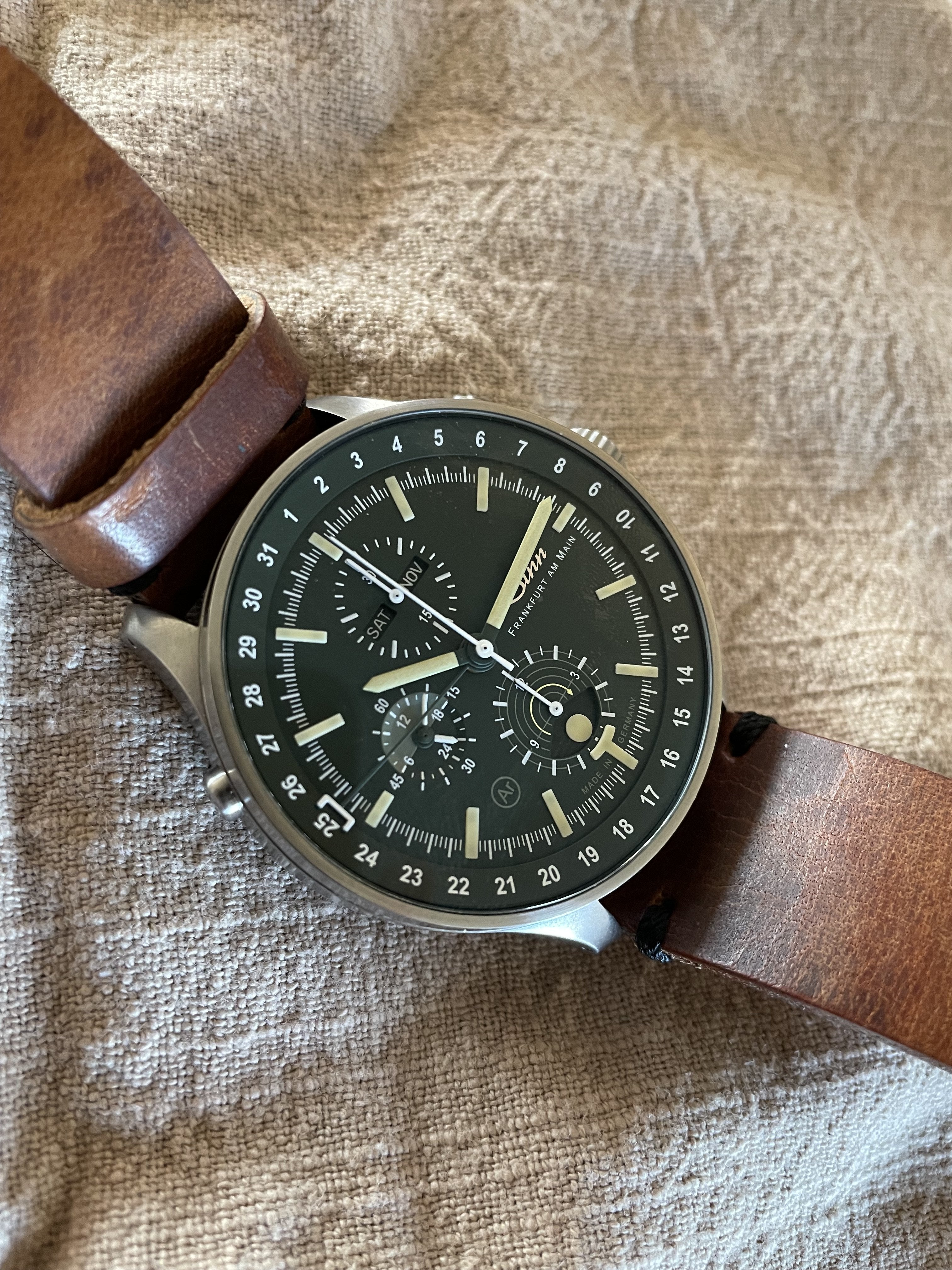 Sinn hunting watch clearance 3006