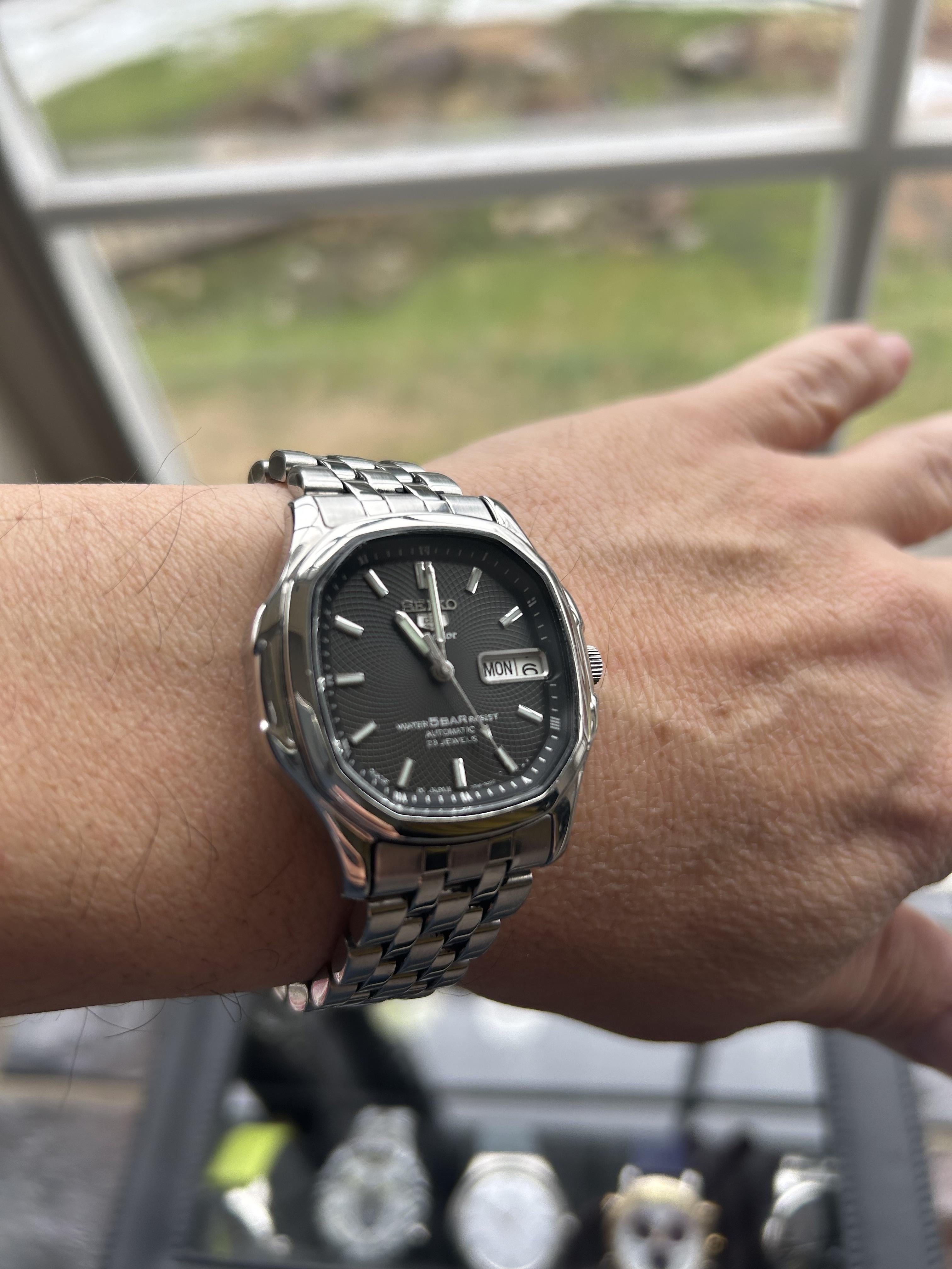 Seiko SKZ037 Seiko Skz035 smiling.mx