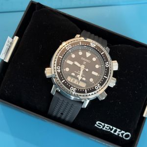 Seiko Prospex Solar 'Arnie' Hybrid Diver's 40th Anniversary SNJ033
