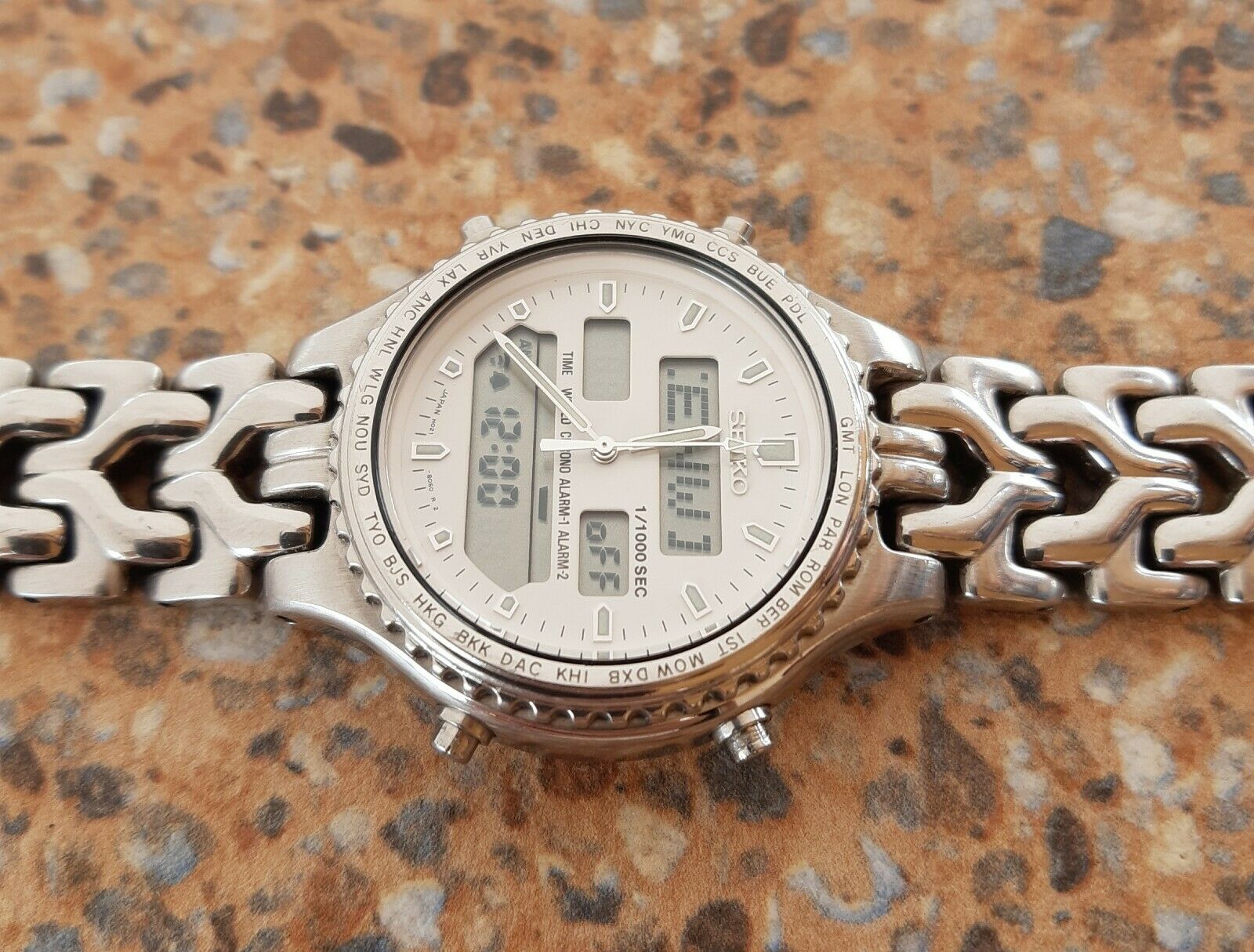 Vintage Seiko World Time Analogue Digital H021 8050 September 1997 