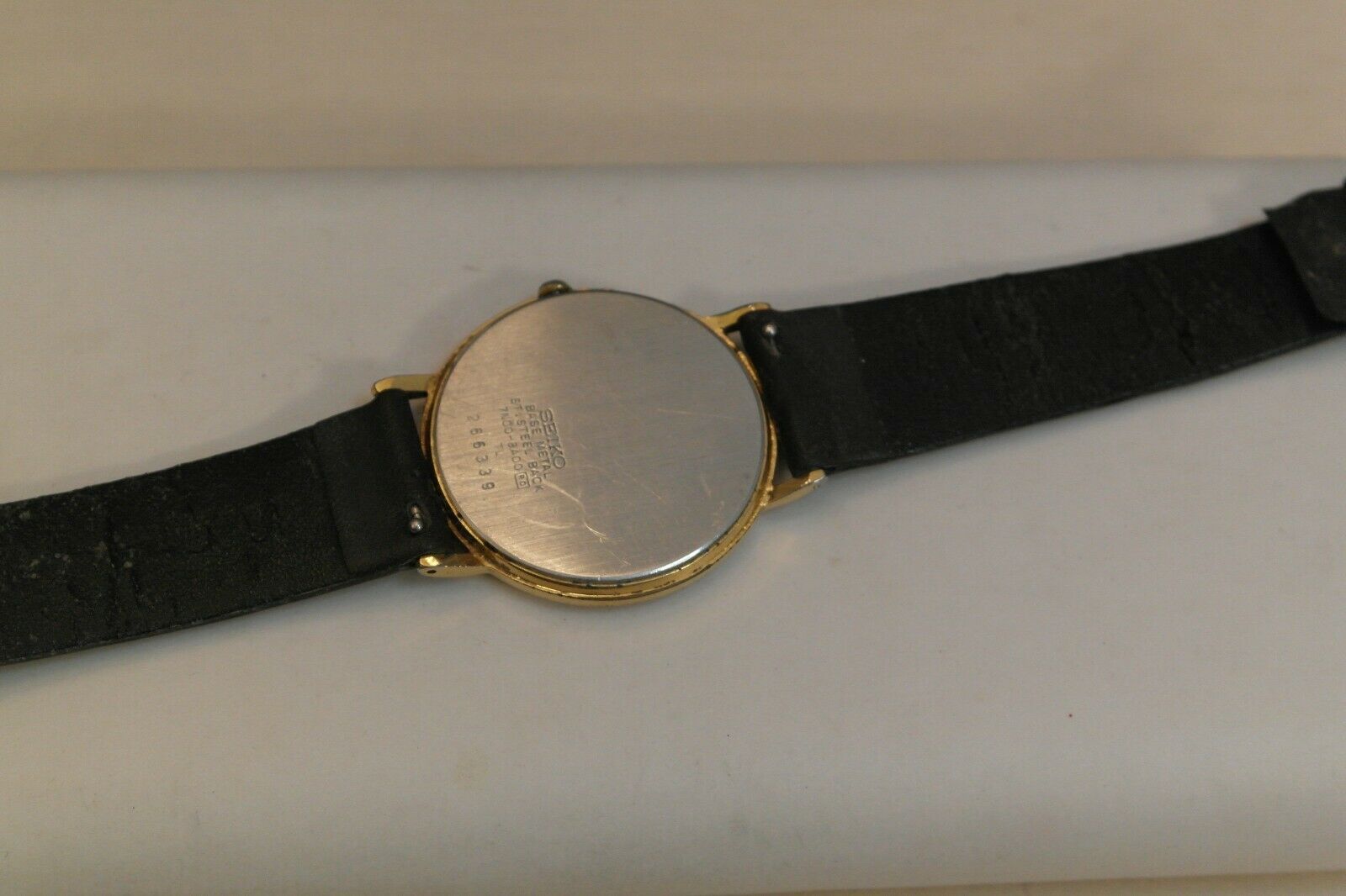 Vintage Seiko 7N00-8A00 Analog Quartz Watch | WatchCharts Marketplace