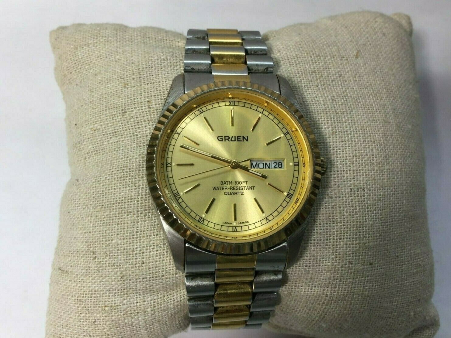 Vintage Gruen Men's Quartz Wrist Watch #219-2105 Working With Date ...