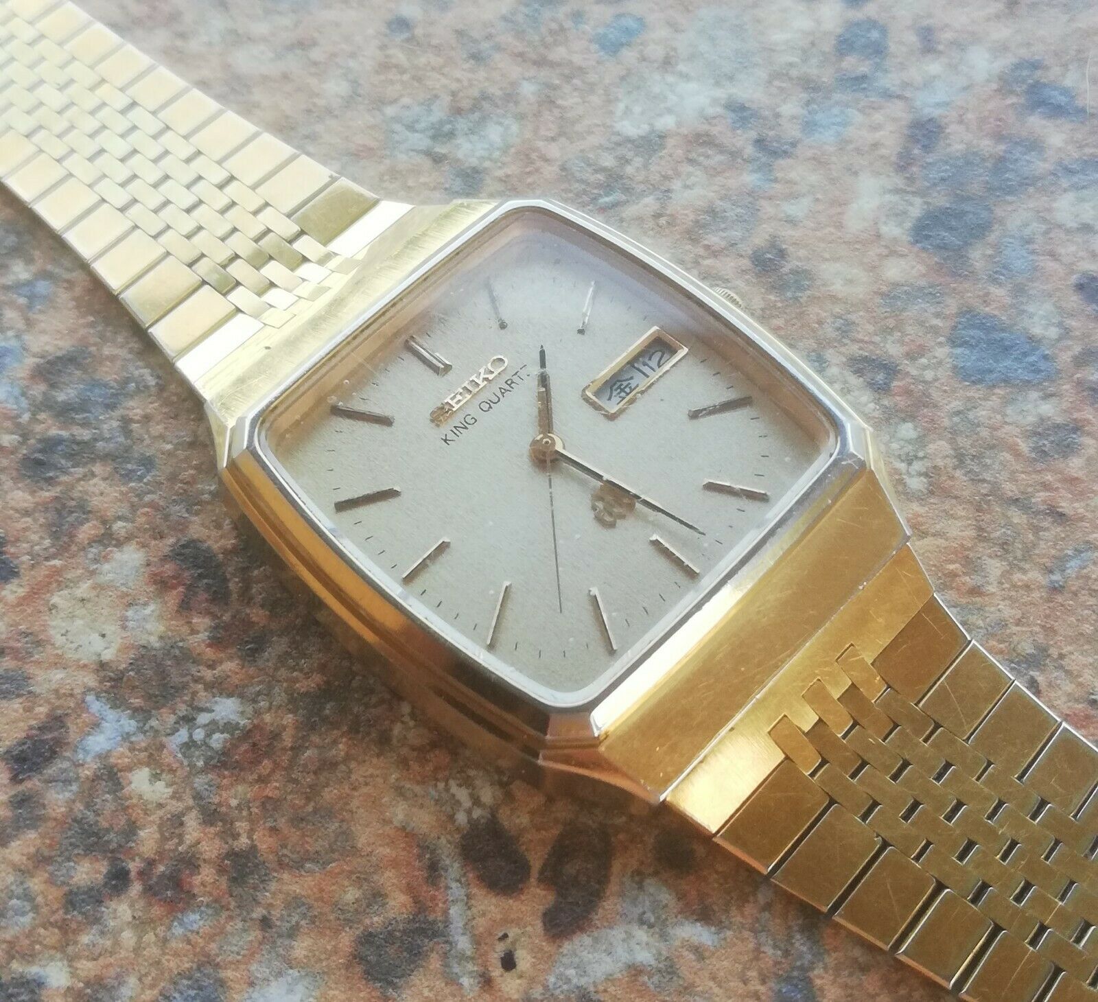 Vintage Seiko King Quartz Twin Quartz 9443 5020 December 1982 Gold