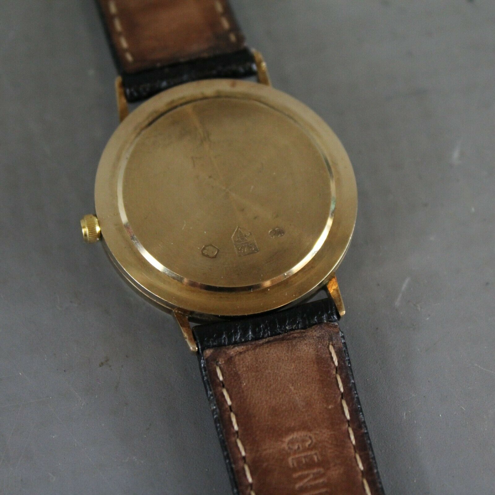 Accurist 375 gold on sale watch