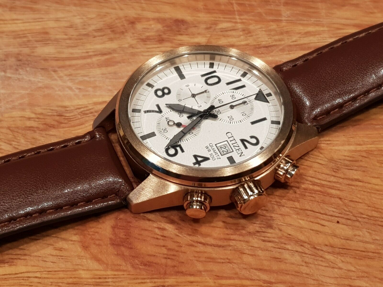 Citizen Chronograph Watch Gold 0510-S111102 Mint Condition 