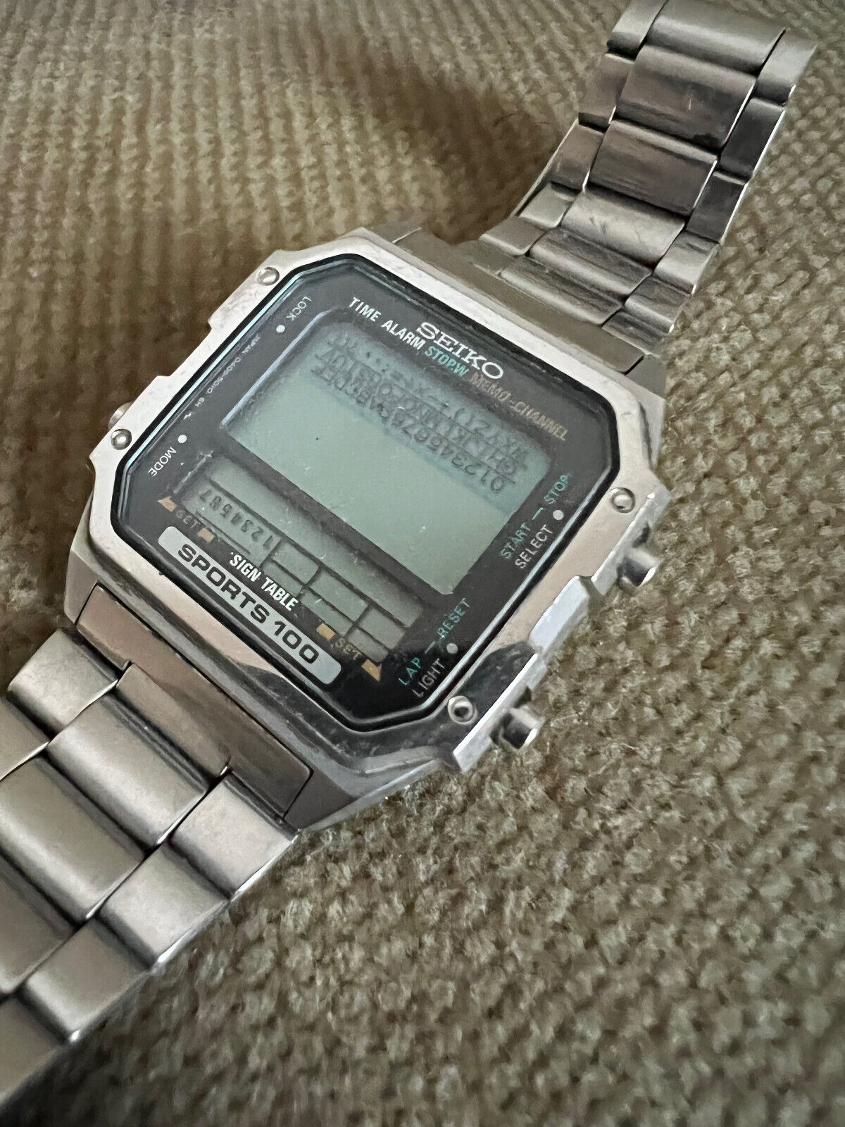 【稼働品】1983年製 （推察） SEIKO アナデジ 469 1983 Vintage Seiko D409-5010 SIGN TABLE DATABASE DIGITAL Not