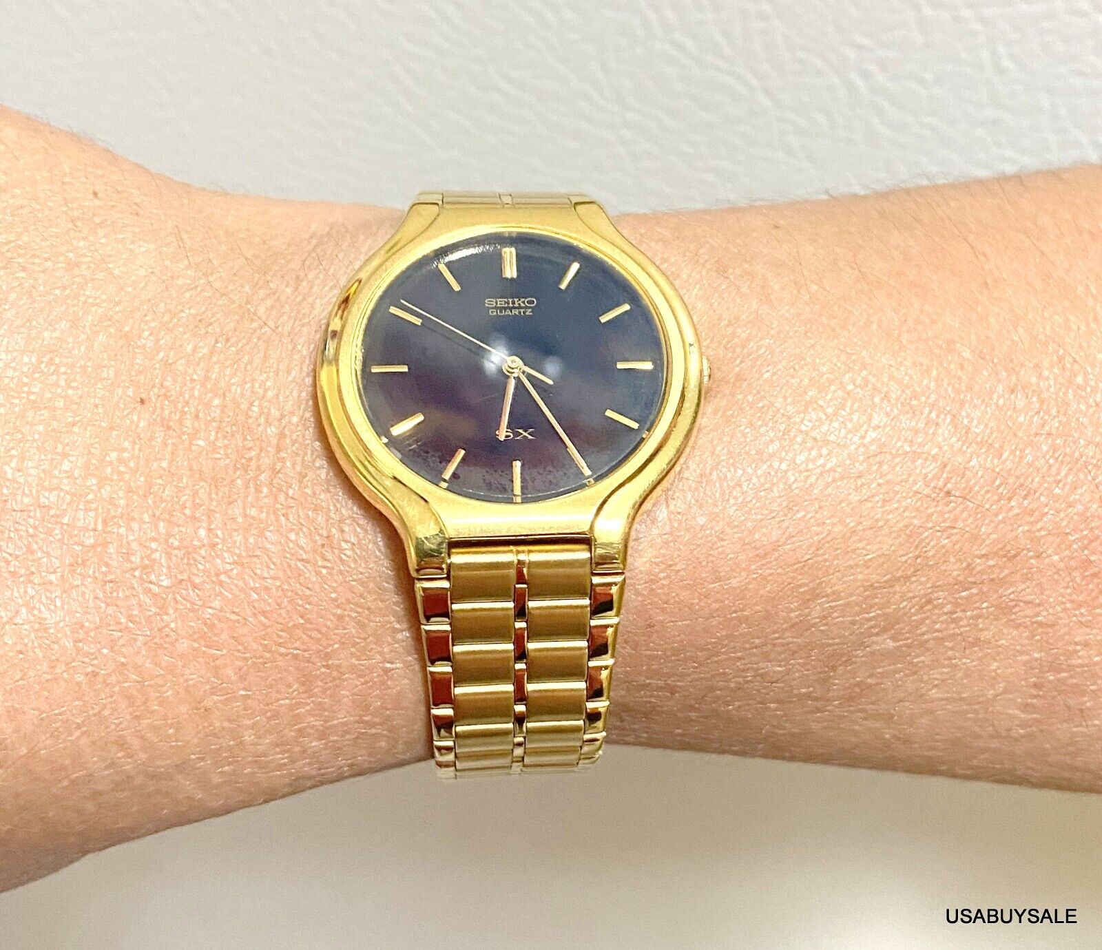 J841 Vintage Seiko Analog Quartz Watch Gold Original V701