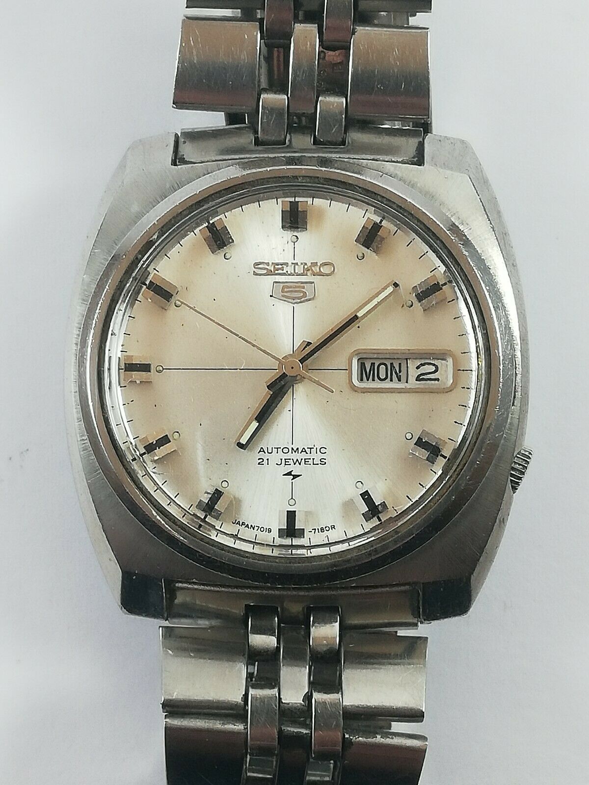 Vintage SEIKO 5 7019-7110 Automatic 21 Jewels Japan Watch Working Condition  | WatchCharts