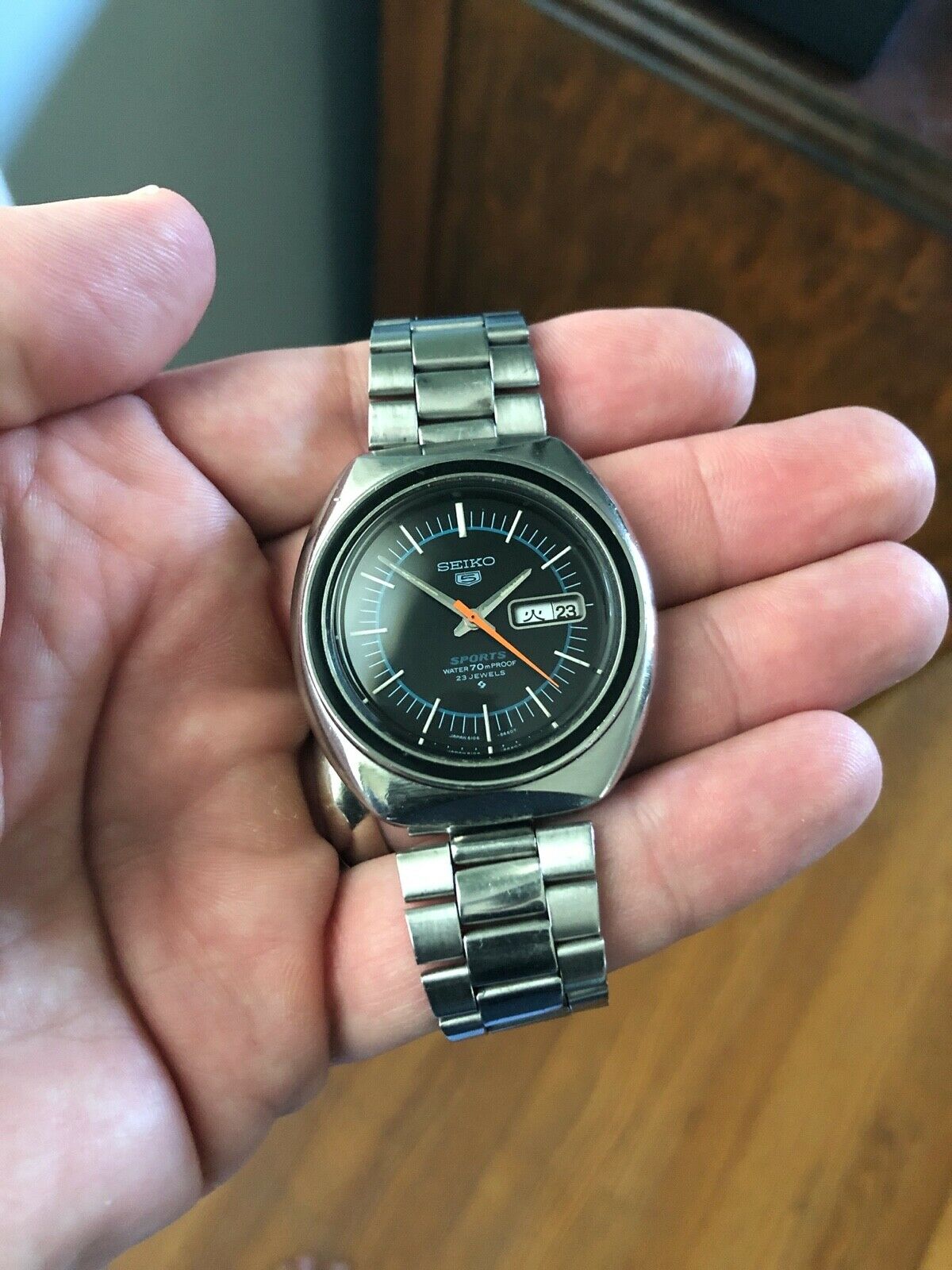 Vintage Seiko 5 Mens Watch Reference 6106-8560 from 1970