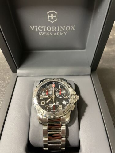 アボカド Victorinox Alpnach Swiss Army Watch 241196, Preowned, Excellent