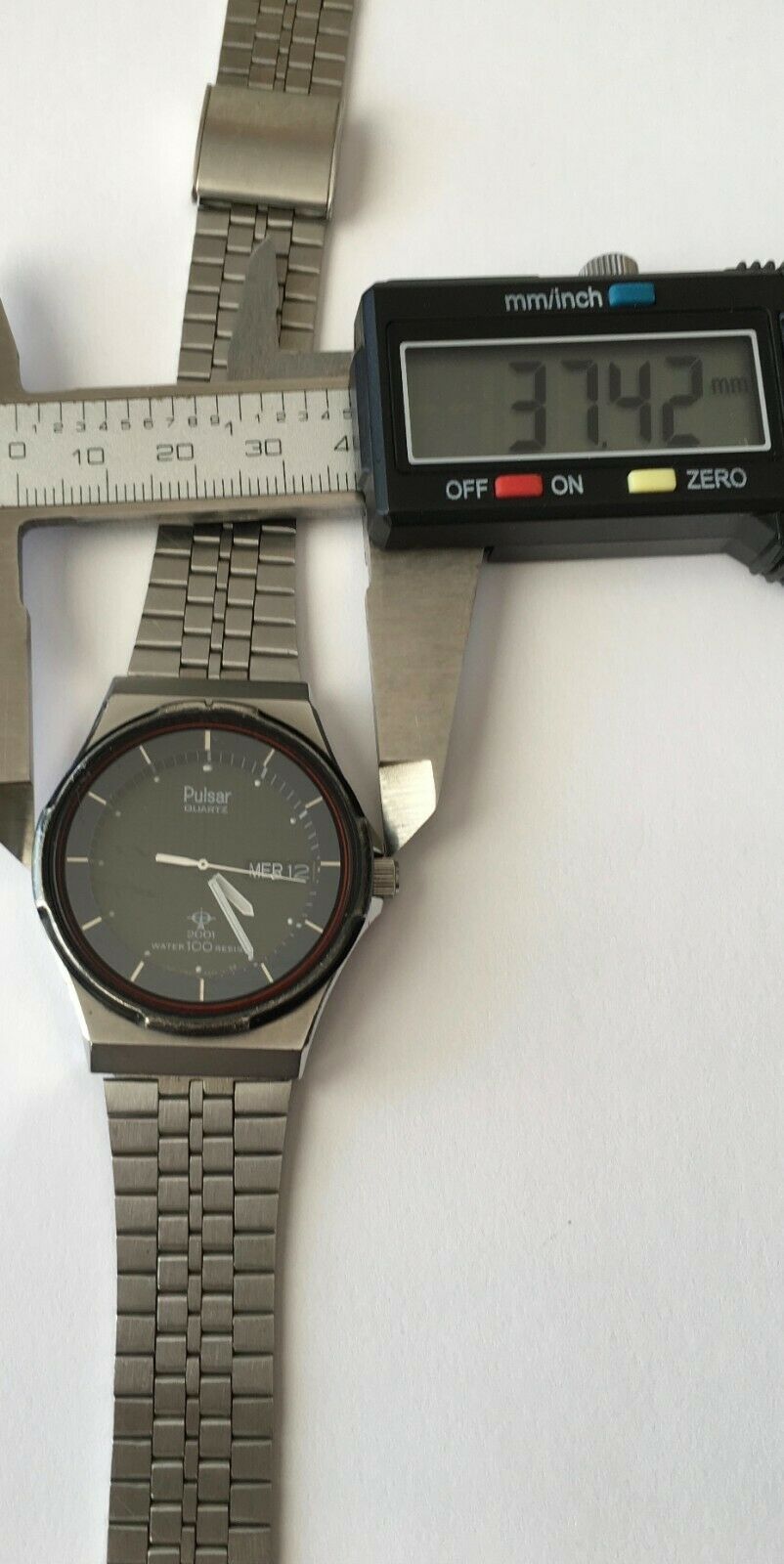 Vintage Seiko Pulsar V103-6009 A4 Solar 2001 3 Jewels Movement