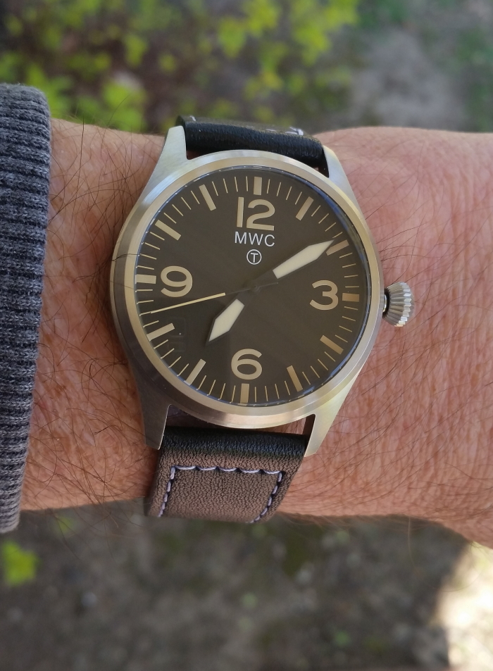 Montre MWC Classic 40 Automatique - Boîtier Acier, Cadran Noir, Bracelet Cuir - Neuf Avec étiquettes
