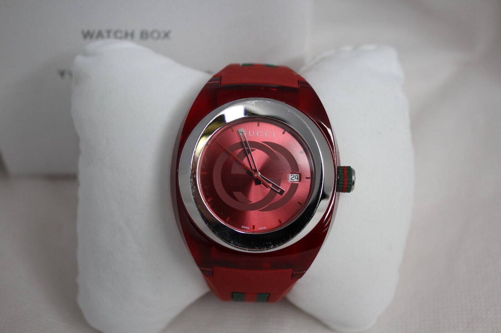 GUCCI グッチ　sync archive Watch rubber レッド Gucci SYNC XXL Red Rubber Strap 46mm Unisex Watch YA137103