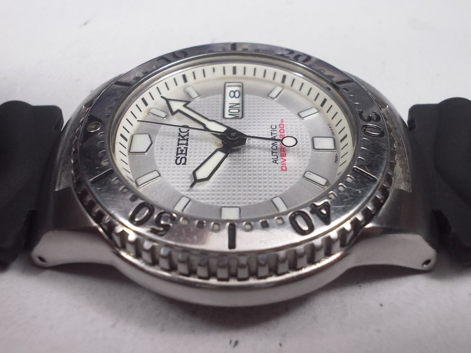 RARE SEIKO WHITE KNIGHT DAY/DATE AUTO MENS WATCH 7S26-01X0, SKXA47