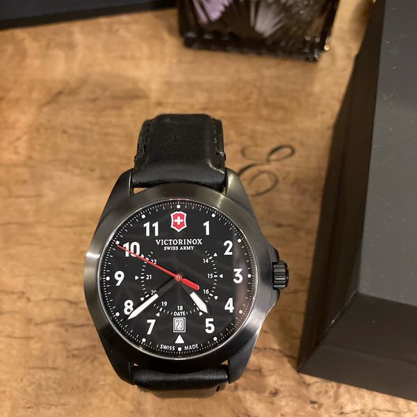 Lot De Pièces De Montre En Vrac - Cadrans, Mouvements Quartz - Marque Victorinox Swiss Army