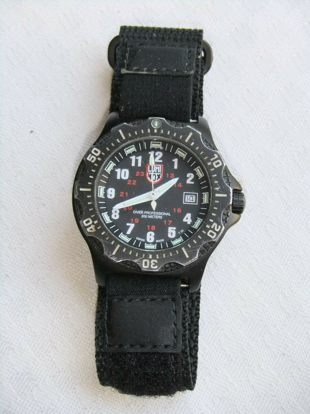 Luminox Series 8400 Diver Professional Watch w New Battery Works Great WatchCharts Marketplace