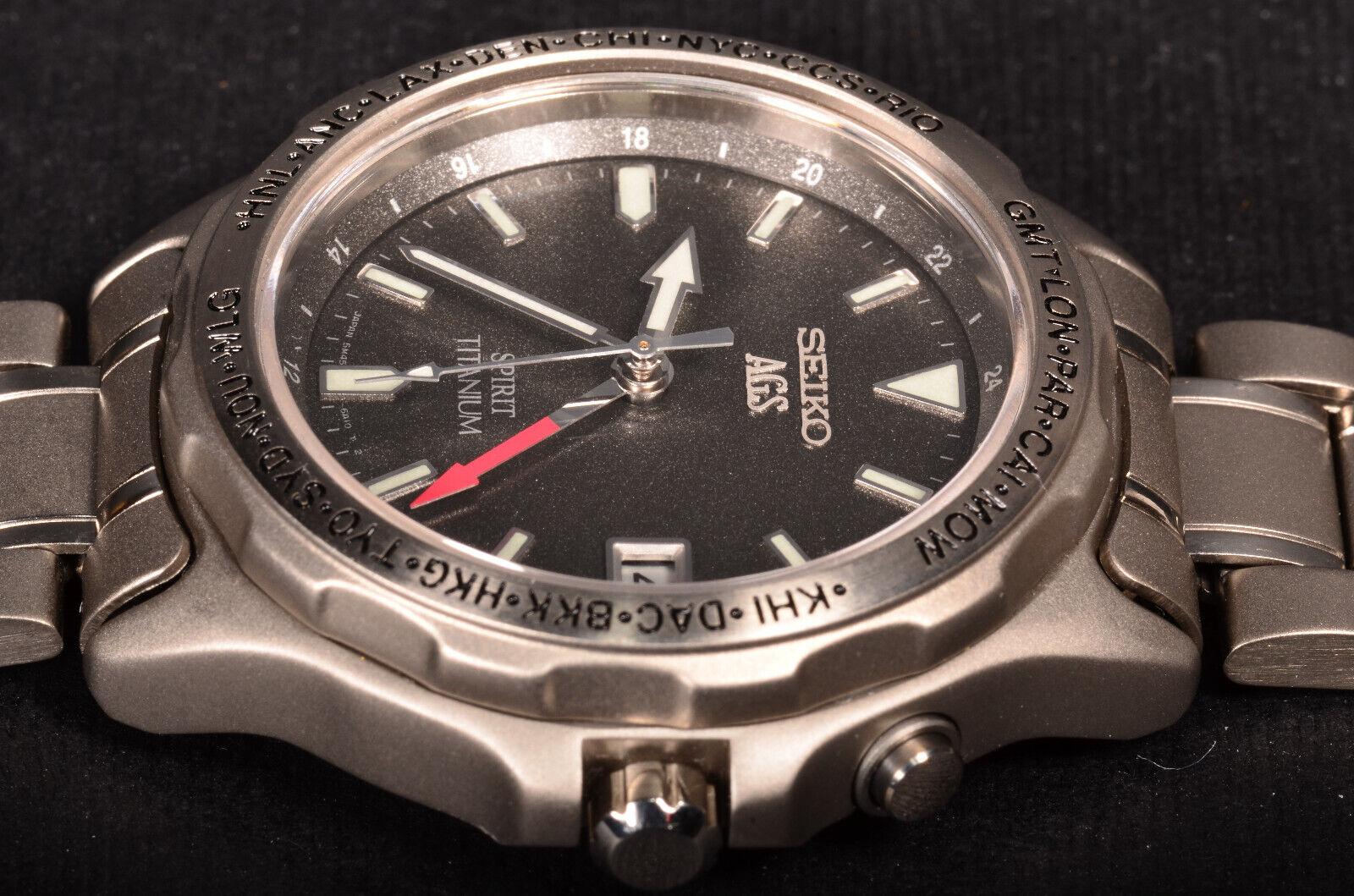 Seiko Spirit 5M45-6A10 SCDZ007 World Time GMT AGS/Kinetic Titanium