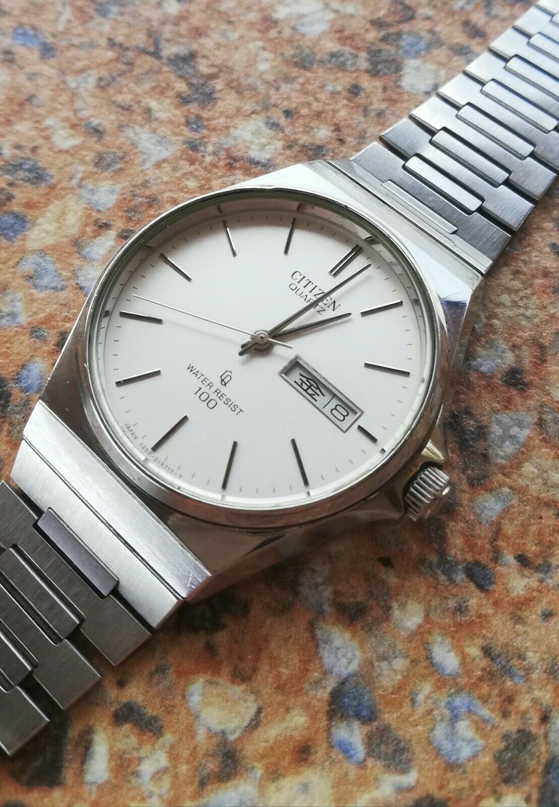 Vintage Citizen CQ Water Resist 100 Quartz Watch 1250 April 1981