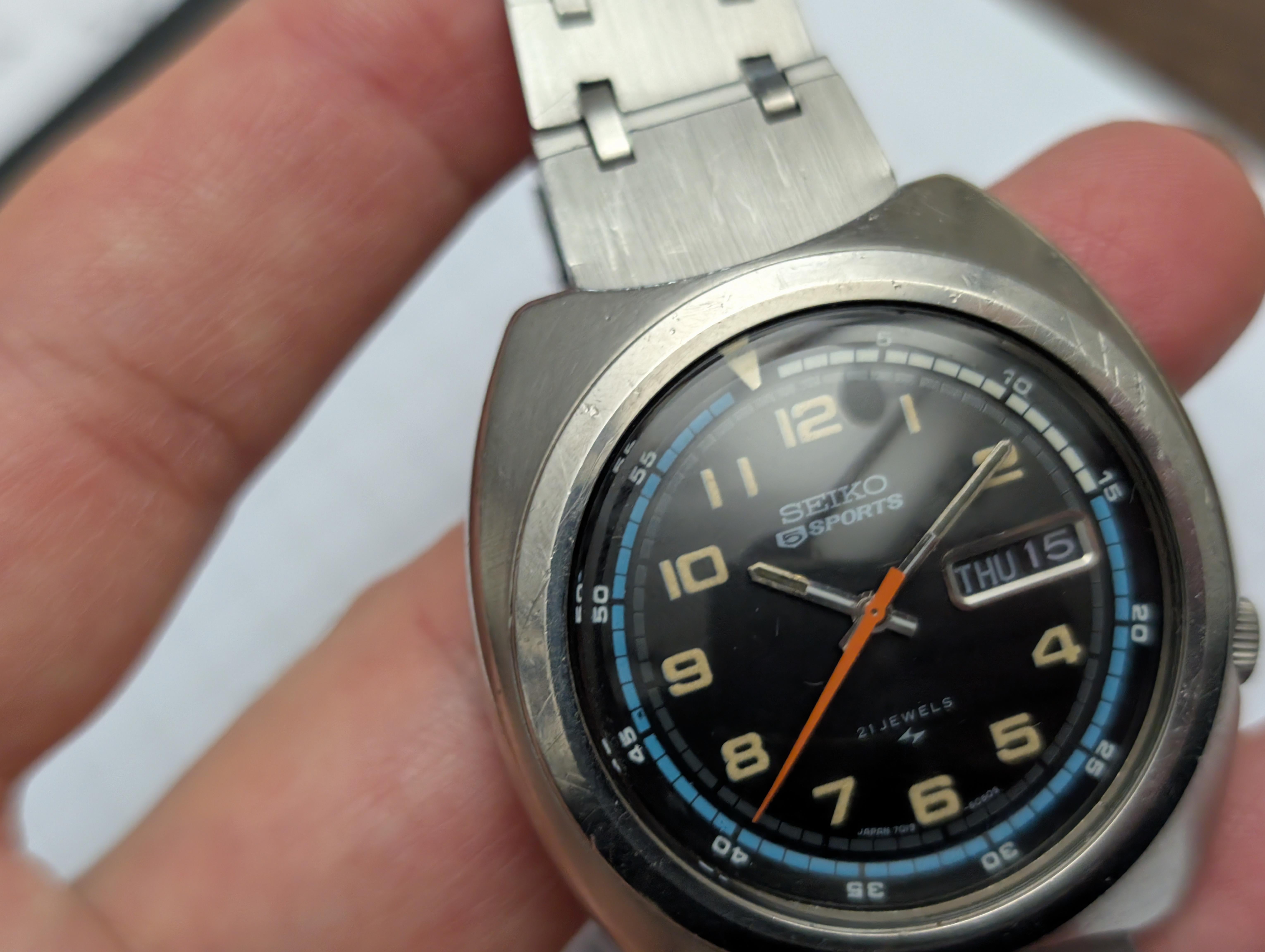 WTS] Seiko 5 Sports 7019 6040 on (original?) bracelet XGA 151 with