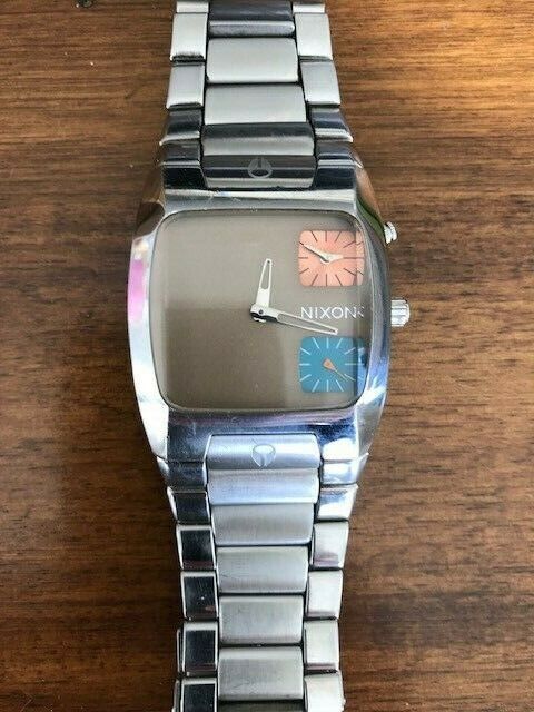 nixon the banks watch