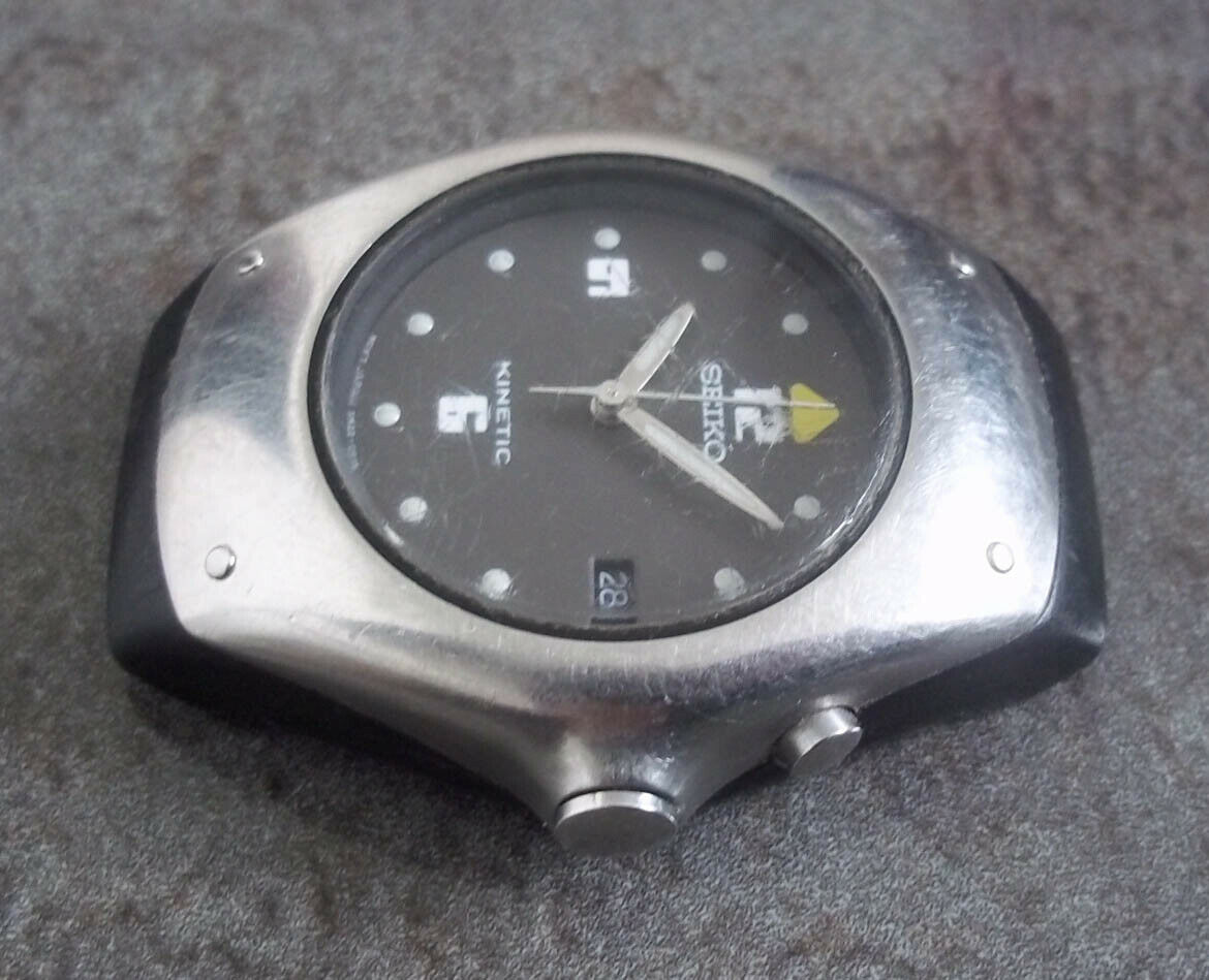 Seiko Kinetic Arctura watch 3M22-OD49 retro mid-size unisex