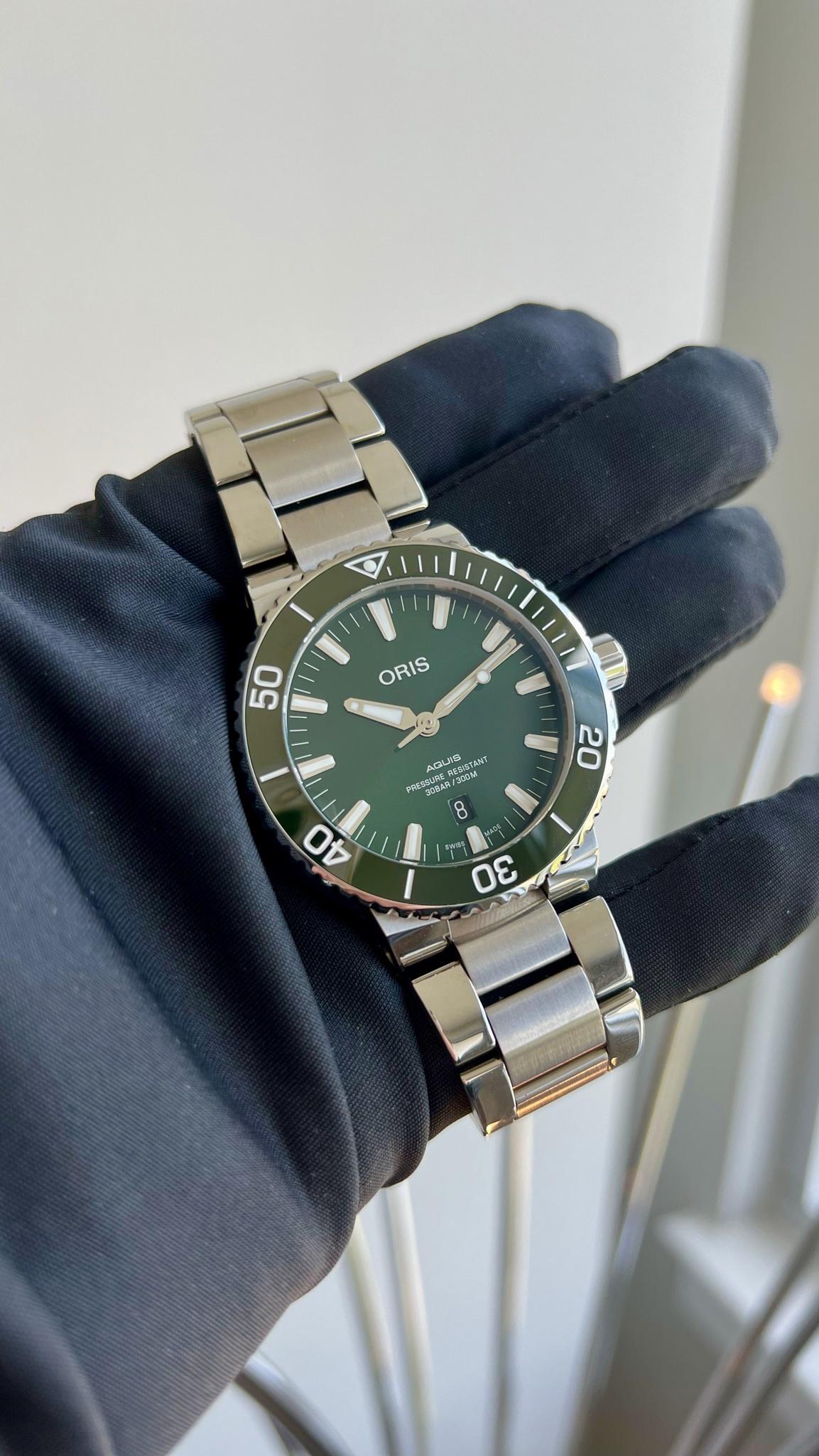 WTS Oris Aquis Date Green Hulk 43.5mm WatchCharts Marketplace