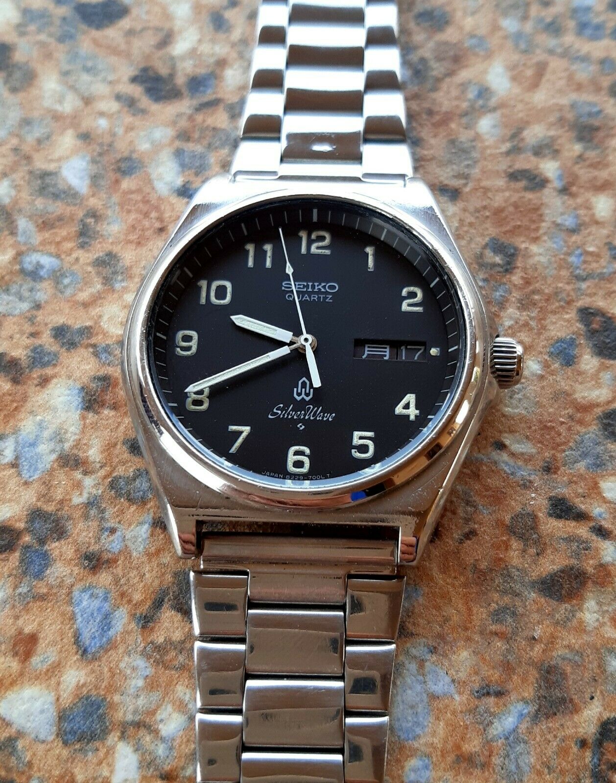 Vintage Seiko Silverwave Quartz 8229 7000 Kanji Military Dial July 