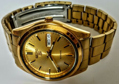 VINTAGE SEIKO 5 AUTOMATIC GOLD TONE WATCH 7S26-0440 ,21 JEWELS