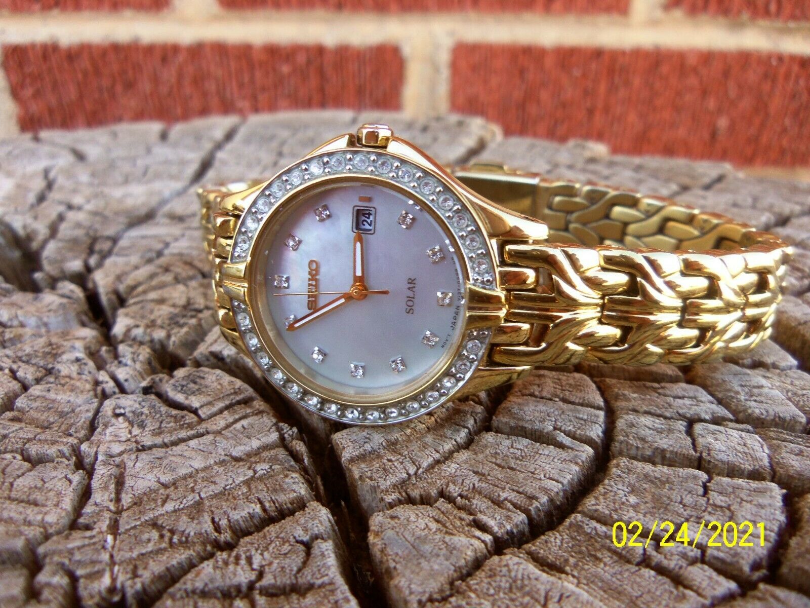 Women's Seiko Solar Diamond Collection Watch V137-0AH0 Excellent Condition  Works | WatchCharts