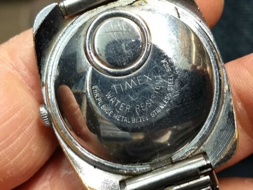 Vintage Timex Electric square case retro watch. Runs great. 38mm