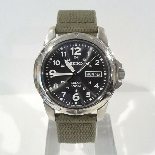 Seiko Solar V158-0AD0 Day/Date Men's 100M Wrist Watch | WatchCharts ...