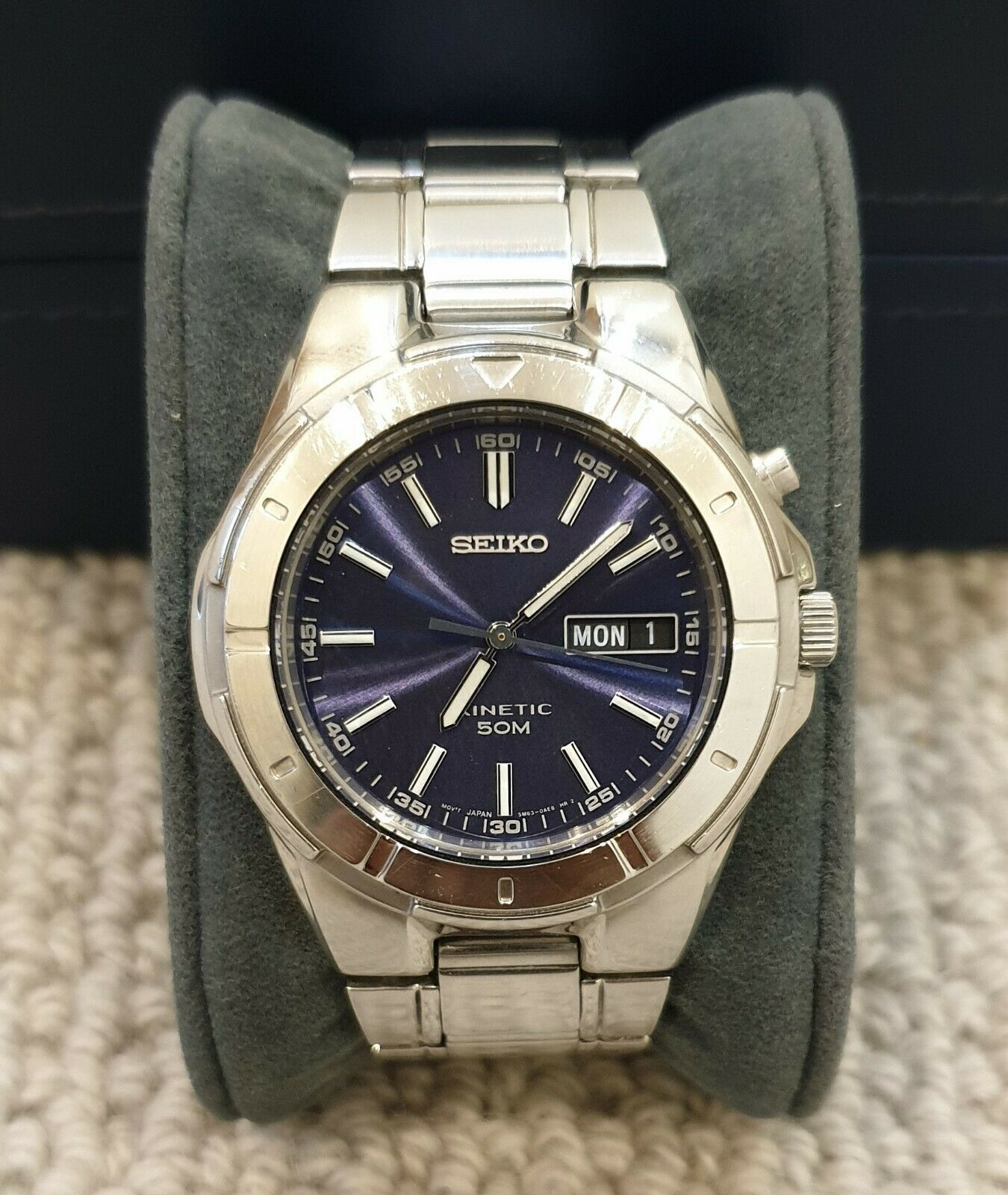 Seiko Kinetic 5M63 0AE0 Stainless Steel Watch with Dark Blue dial