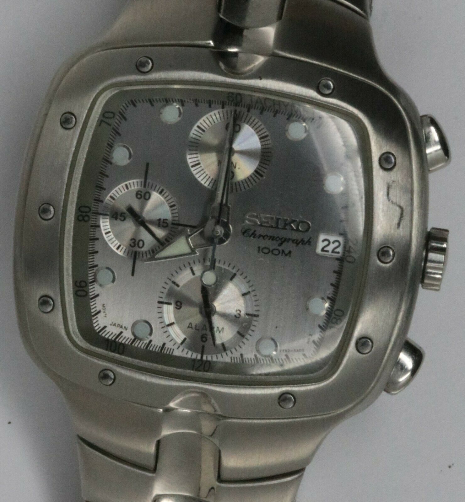 Seiko 7T62-5A00 alarm date chronograph mens wristwatch.Steel.100 M