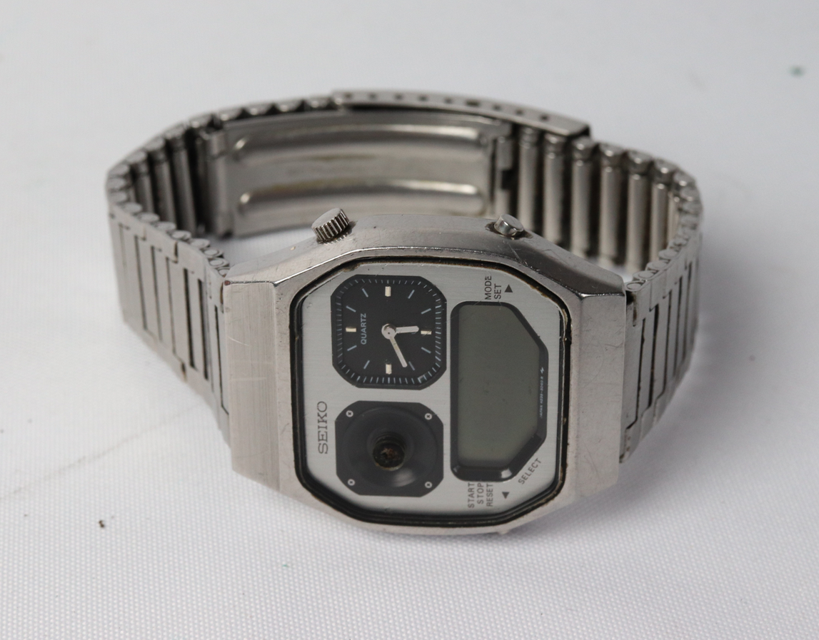 VINTAGE SEIKO ROBOT FACE H239-5020 DIGITAL WATCH - SPARES OR