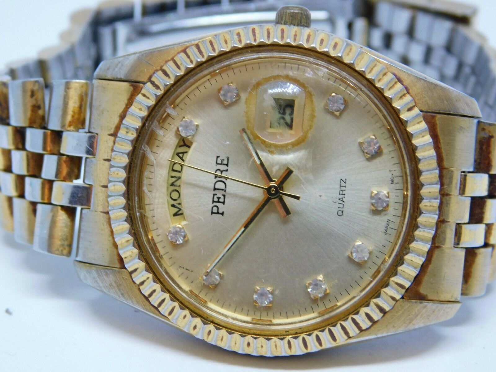 Pedre quartz best sale gold watch