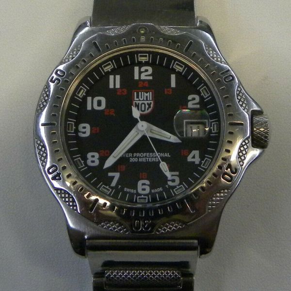 Luminox Series 8000 Stainless Steel Band Sapphire 200 Meter