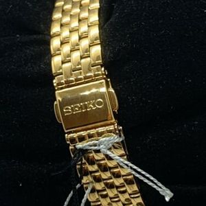 Seiko 6N22-00H0 Women's Watch Stainless Steel Gold Date Analog Round 27mm  C351 | WatchCharts