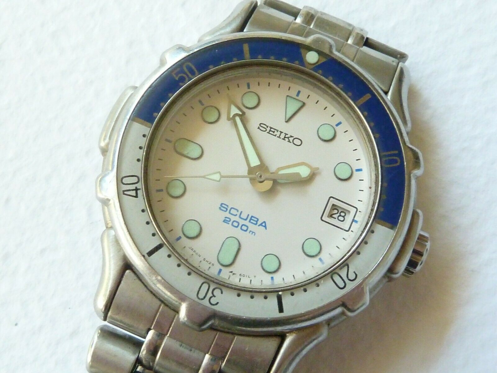 VINTAGE SEIKO SCUBA 200M 5H25-6050 DIVE WATCH. WORKING CONDITION