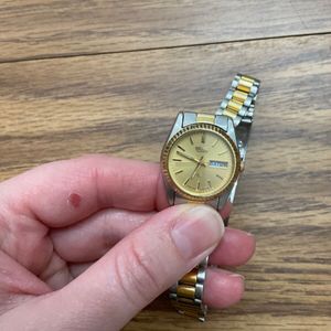 Seiko 2423-0030 G1 Womens Watch Goldtone Face Date Time Runs Seiko 2423-0030 G1 Womens Watch Goldtone Face Date Time Runs
