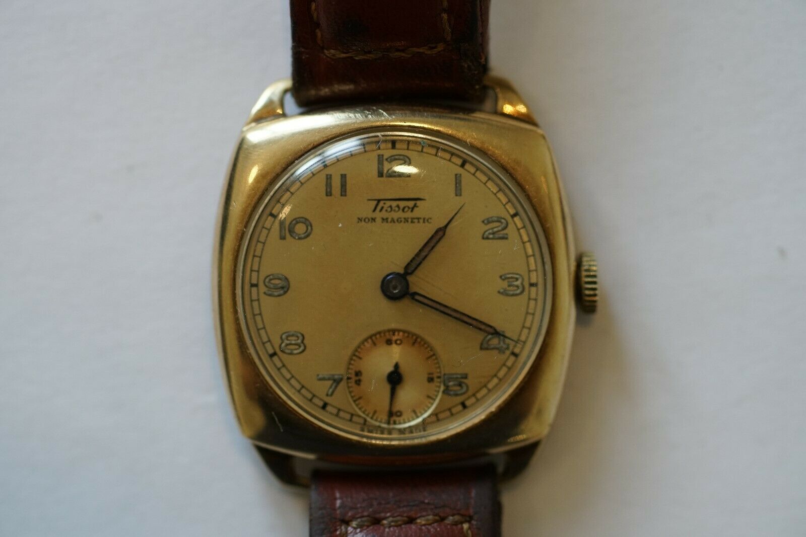 Tissot 9ct outlet gold watch