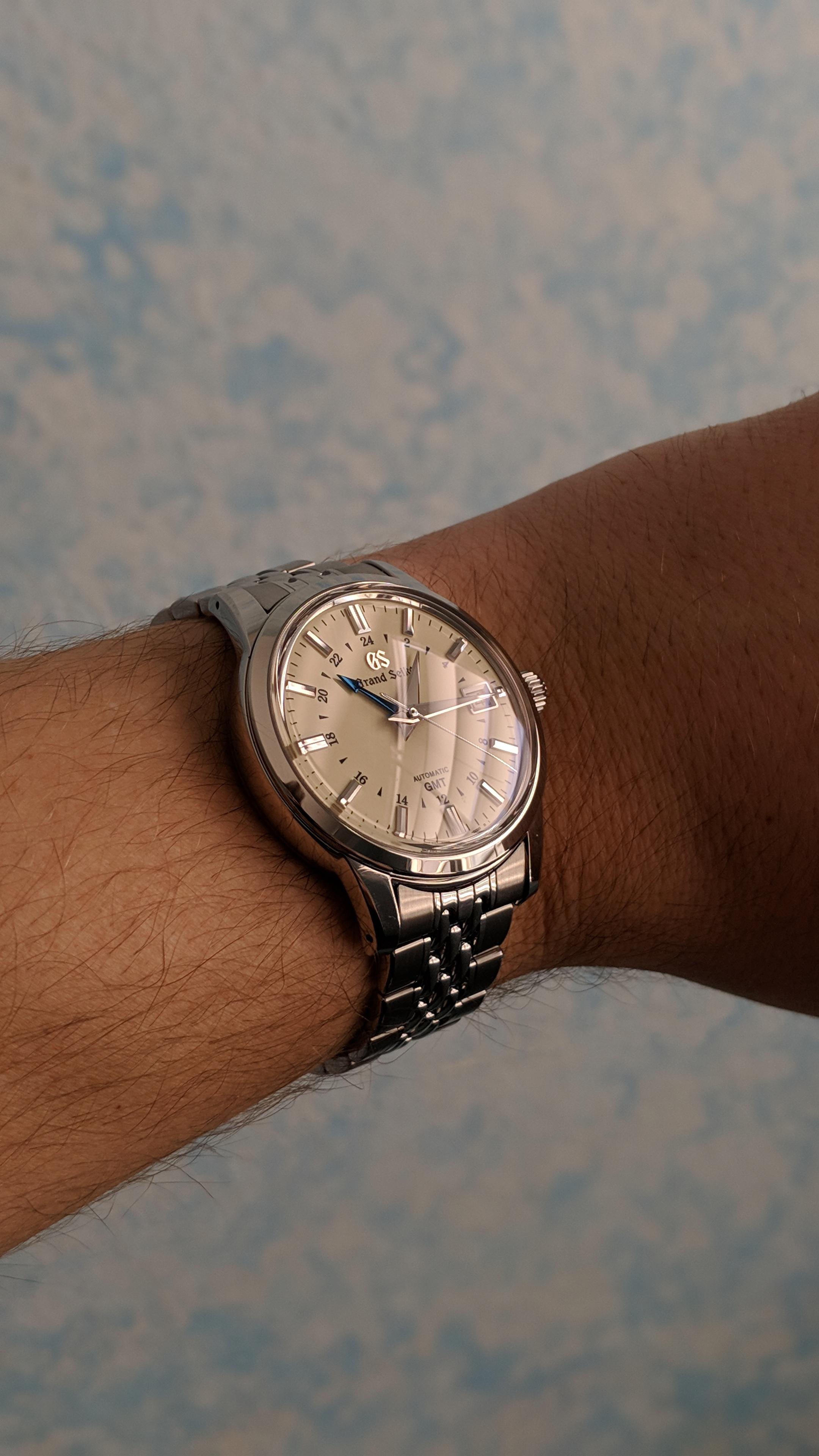 WTS] Grand Seiko GMT SBGM221 Full Kit (Grand Seiko beads-of-rice bracelet  included) | WatchCharts